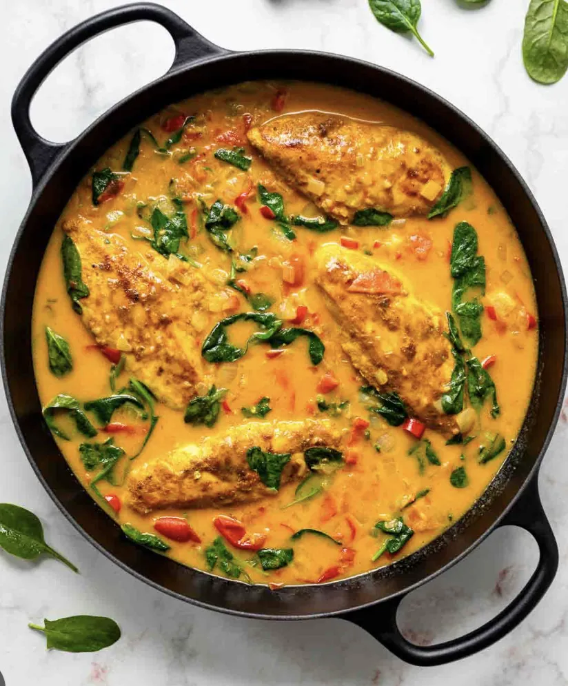 Asiatisches Hähnchen-Curry mit Kartoffeln und Mango