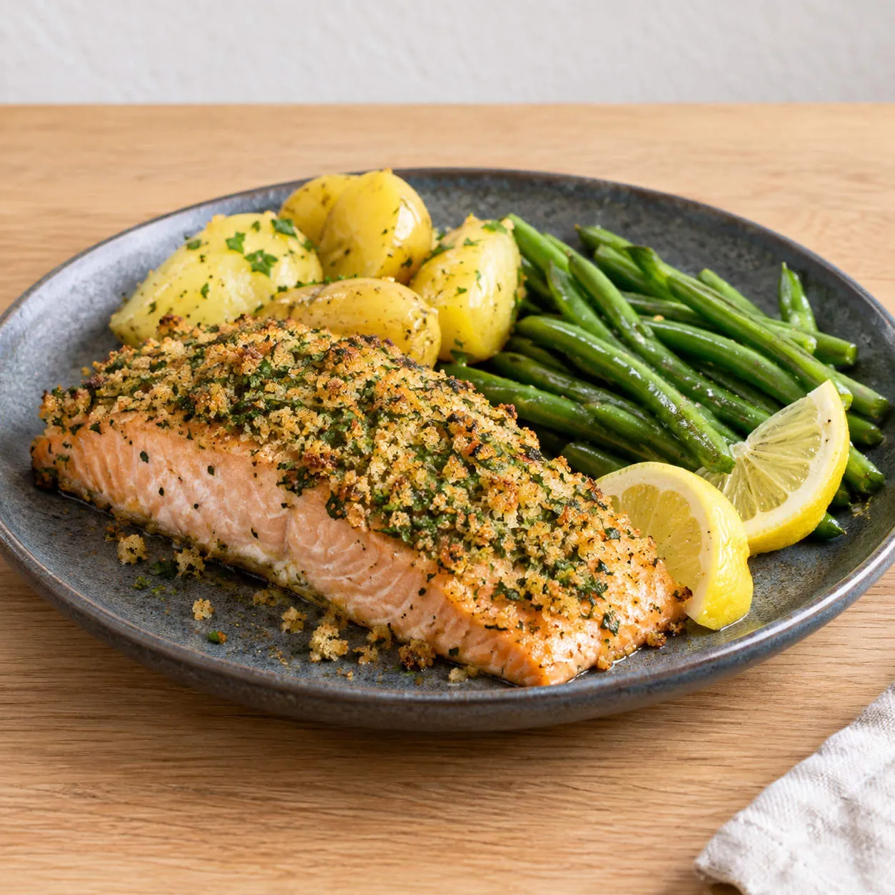 Baked salmon with herb crust